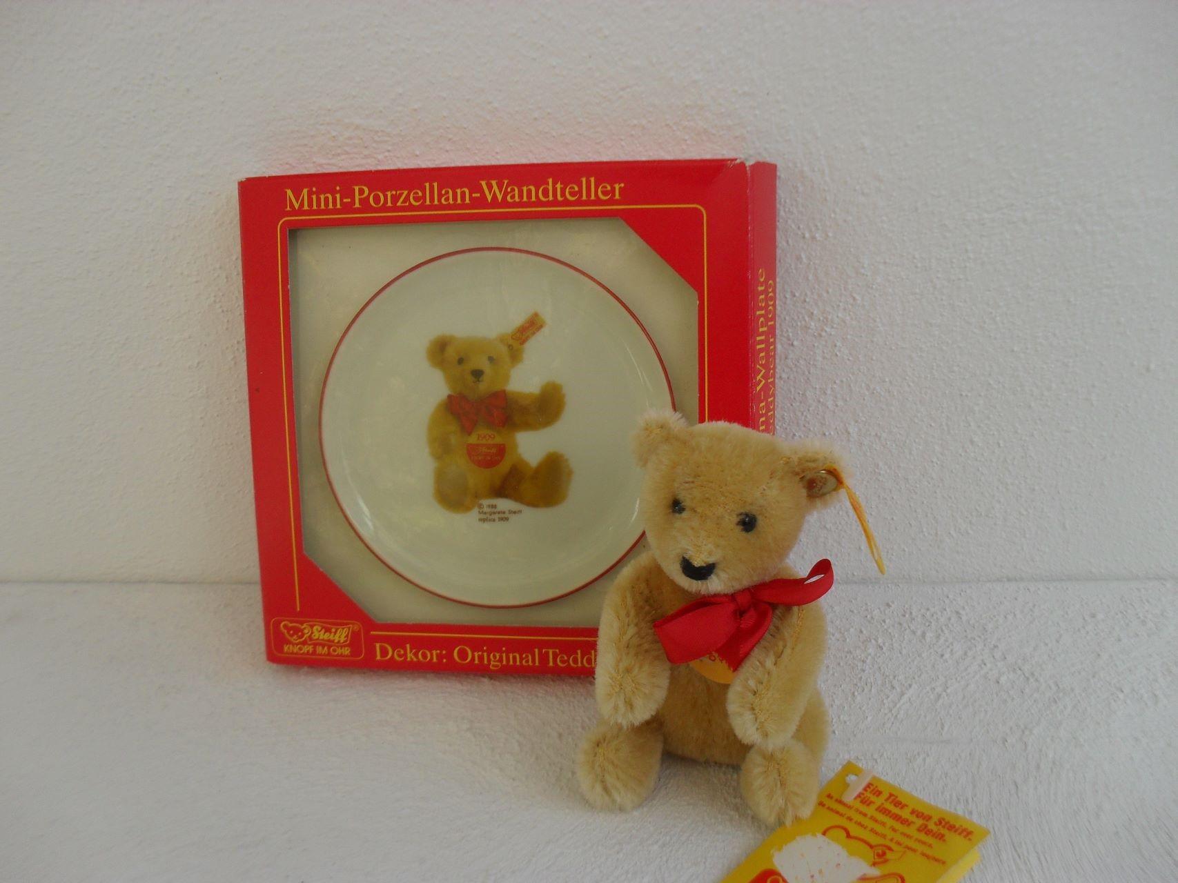 Steiff Teddy Bear Item No. 030222     -   Germany
