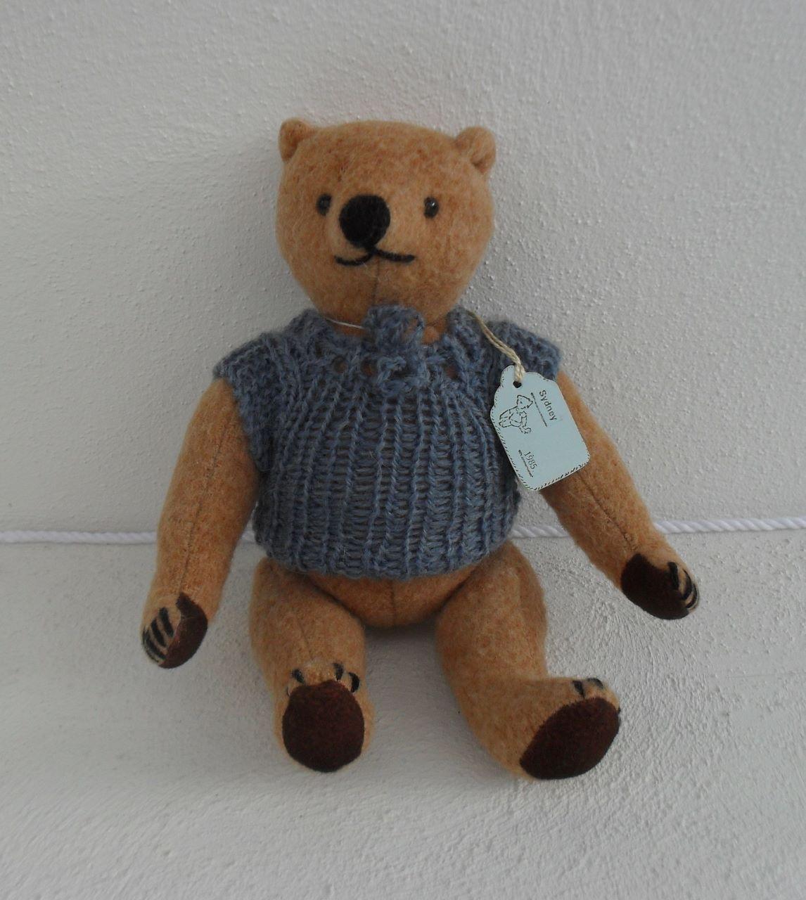 Naomi Laight Collector Bears.   -    Sydney   - Made in UK